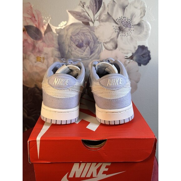Nike Dunk Low Sneaker in Ghost, Summit White, & Platinum Tint purple shoes - Picture 8 of 9